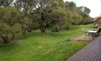Emu Beach Chalets
