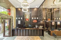 Palazzo Luxury Hotel & Bistro - Central My Khe Beach Walking Street