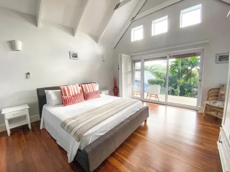 Red Coconut Self-Catering