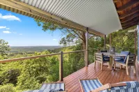 Treetops Seaview Montville Hotels in Mapleton