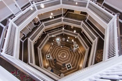 Public Areas Cedar Point Hotel Breakers Photo