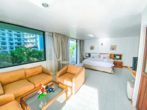 โรงแรมริมหาดเนินชเลหัวหิน Nern Chalet Beachfront Hotel Hua Hin