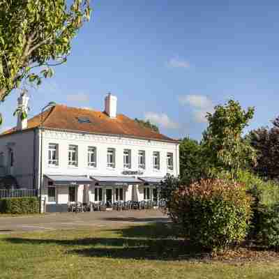 Cocoon Inn Hotel Exterior