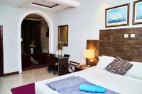 Grand Casamora Hotels in Adjiringanor