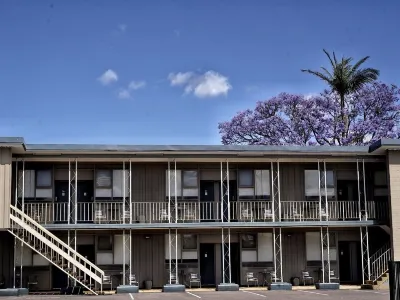 Country Motor Inn Hotels in Singleton