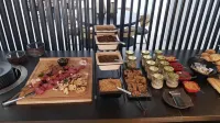 Abacus Suites - breakfast