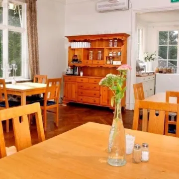 Adels Hotel
