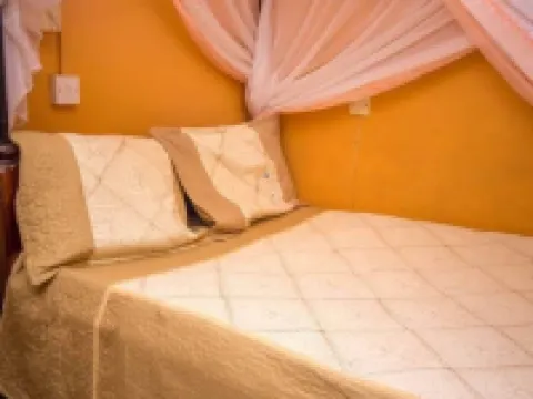 イースト ゲート ホテル アティ・リバーのホテル