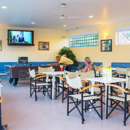 Melissa Apartments, Studios & Suites