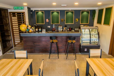 Traveller Bunker Hostel