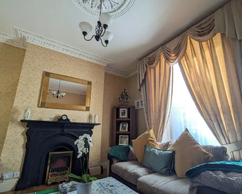 Donnybrook Hall Hotel berhampiran Taman Herbert