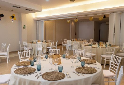 4. 호텔 필라델피아..