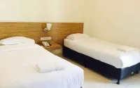 Hotel Agung Biak - 2-Star