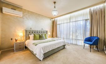 StayAU Spacious 6BR McKinnon Pool Home