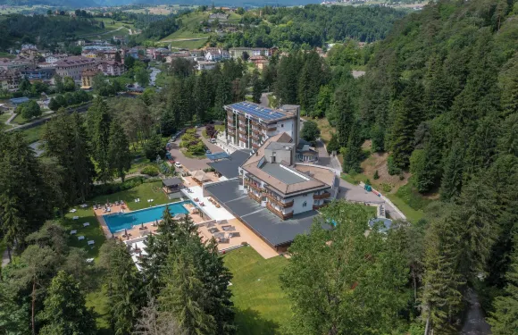 科馬諾泰梅大酒店