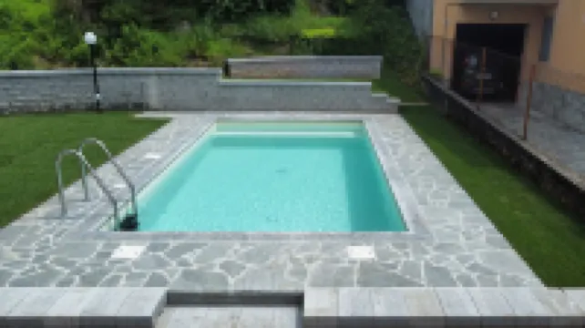 สวีท แคโรไลน์ ใน Lierna