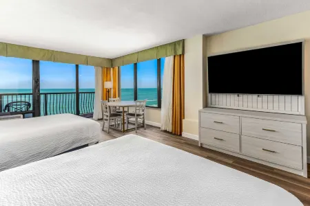 Holiday Inn & Suites Clearwater Beach