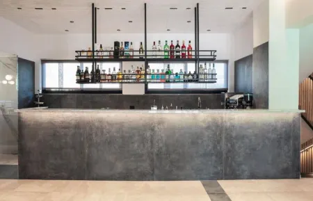 Moon Palace Hotel Отели рядом с достопримечательностью «City of Lainate»