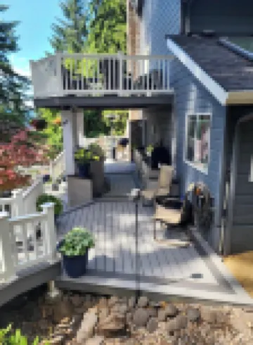 Quiet 4 bedroom Home with Hot Tub nestled in the woods