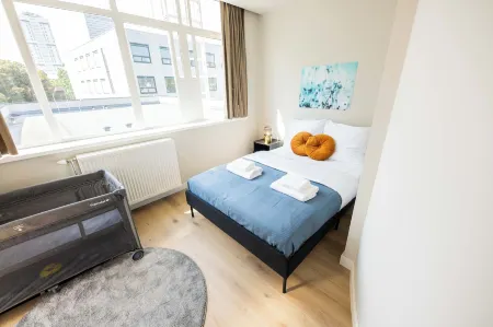 Alphabet Apartments Westersingel Отели рядом с достопримечательностью «KPN Telecom Building / Toren op Zuid»