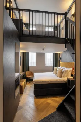Monument Hotel Hotel dekat Zaantheater