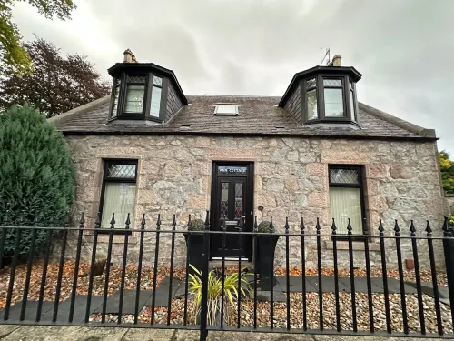 Cozy Aberdeen Cottage with 3 Bedrooms - Kitchens