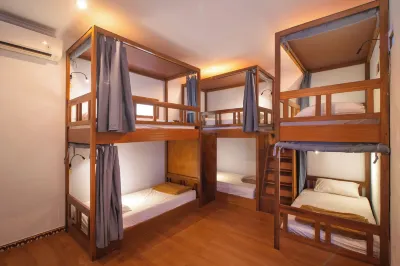 Simpang Inn Hostel Hotel dekat Tembeling Beach and Forest