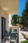 The 7 Suites by Konnect, An Elegant Living in Ipsos Hotels in Feakes
