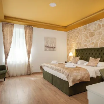 Luxury Rooms Floramye