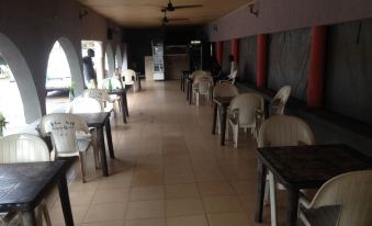 Filbon Hotel & Gardens