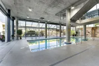 Best Western Plus Kelowna Hotel & Suites - Pool