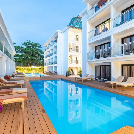 BJ Beachfront Hotel