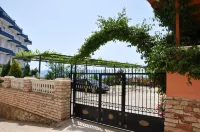 Hotel Vila Alvin & Apartments