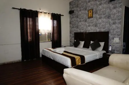 hotel ashi Отели в г. Сатна