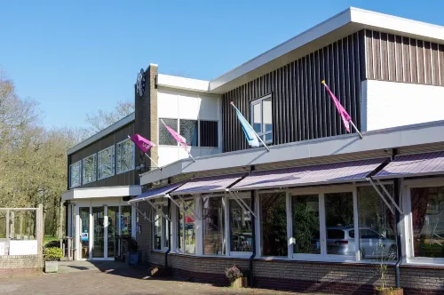 Hotel and Restaurant Van Saaze Hotels in Marknesse