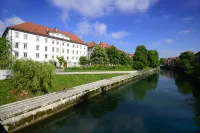 Galeria River Hotels in Trnovo District
