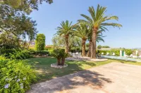 Private Pool, Garden, Barbecue and Beach Nearby - Mountain view