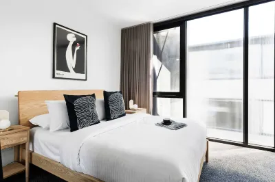 A Lux 3BR Townhouse in South Yarra, FREE Parking  호텔