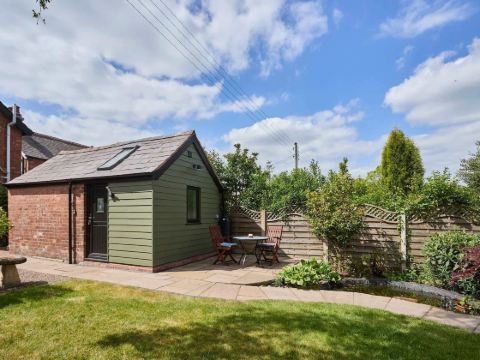 Host & Stay - Garden Studio