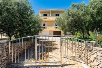 Apartment for 4 Persons, by the Sea and with Beautiful View