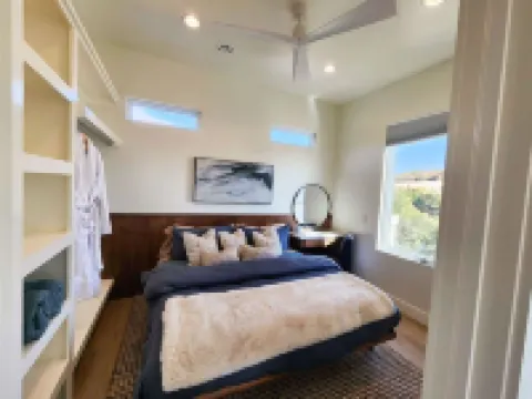 Align-Spa Wellness Oasis,Hot Tub, Sauna, King Bed, WIFI, Downtown Medicine Park