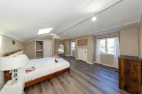 Spacious 6-bedroom villa – Unwind & Rejuvenate Отели в г. 