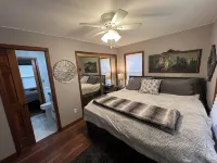 Charming 2-Bedroom Channel House and Kayaks in Paddock Lake - 4-Star