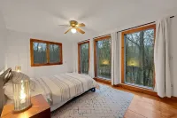 Nature, Pool, Hot Tub&Lakes! Mins to Sebago &More