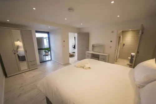 Amazing views over Beach and the sea.2 bedrooms Các khách sạn ở Saint Austell Bay