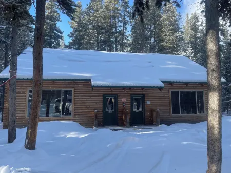 Bear Lodge Resort Отели в г. Дейтон