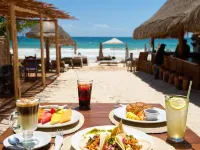 Playa Canek Beachfront Eco Hotel Hotel in zona Ziggy's