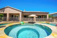 Casa Serenity - Luxury Living w Pool & Jacuzzi - Villas