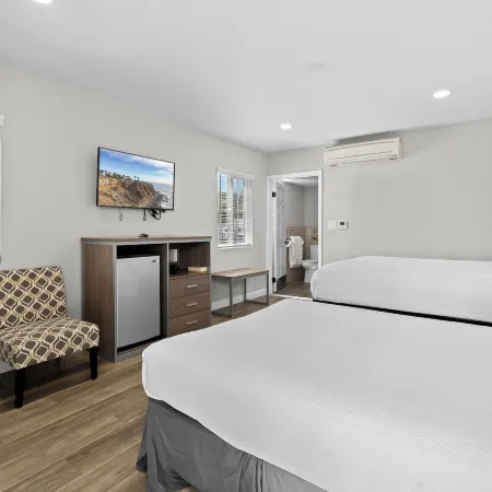 Ocean Park Inn Отели рядом с достопримечательностью «Mt. Olive Lutheran Church»