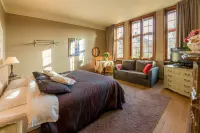 B&B 넥스트 도어  호텔